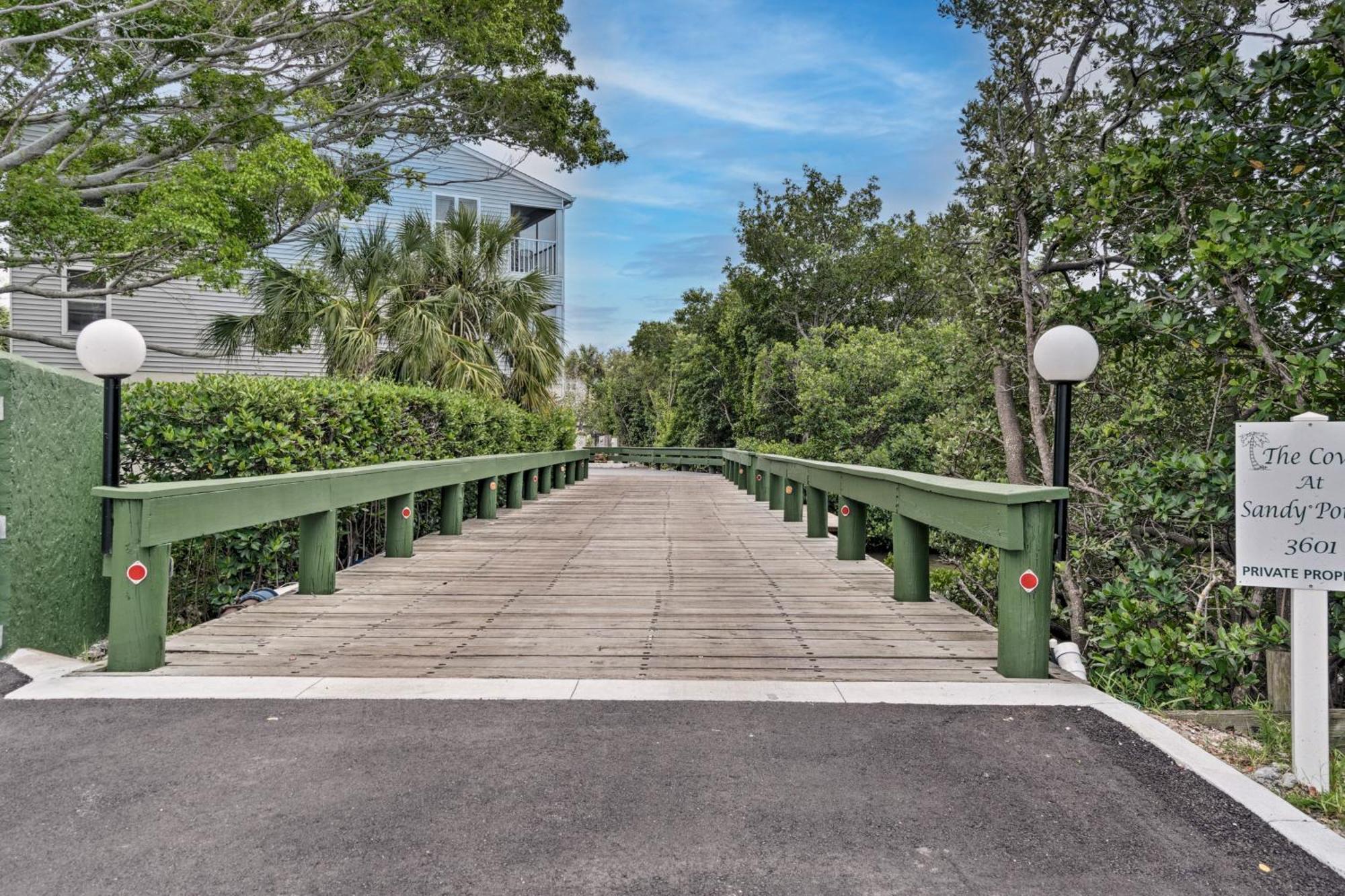 Condo With Pool And Gulf Access On Anna Maria Island! Holmes Beach Eksteriør billede
