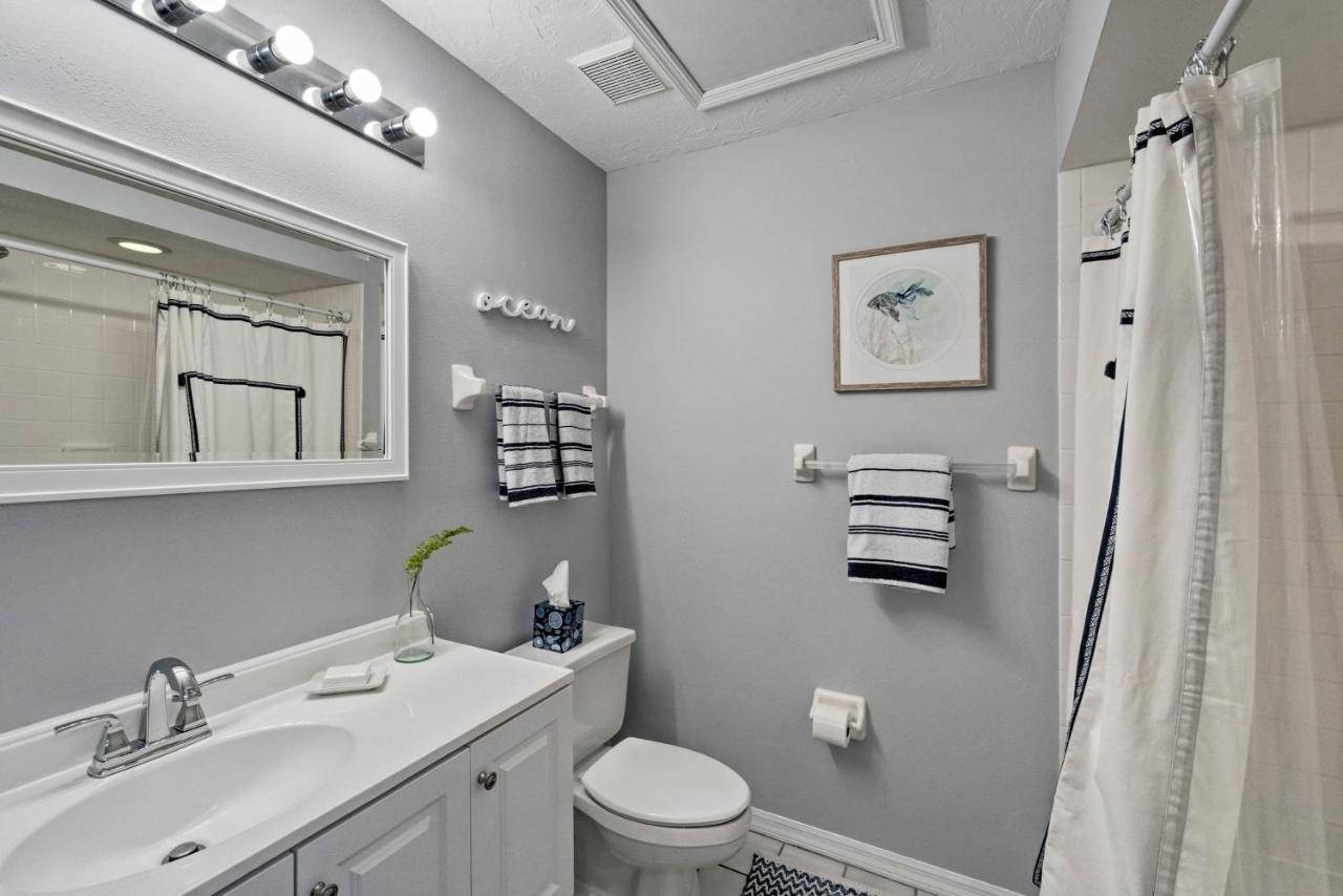 Condo With Pool And Gulf Access On Anna Maria Island! Holmes Beach Eksteriør billede